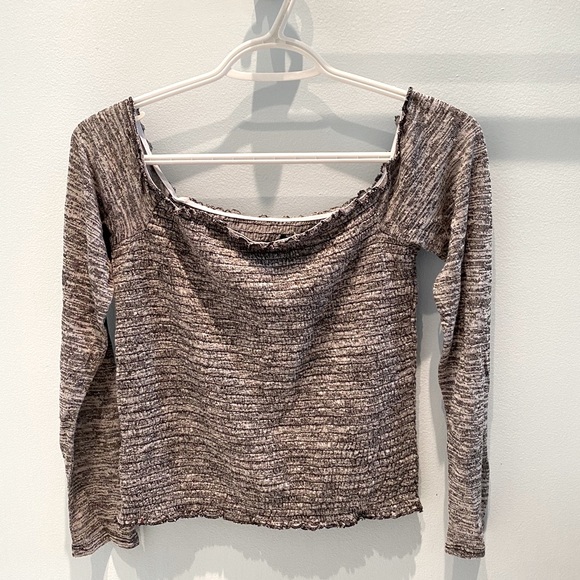 UK2LA โข Grey stretchy long sleeve crop top - Picture 2 of 9